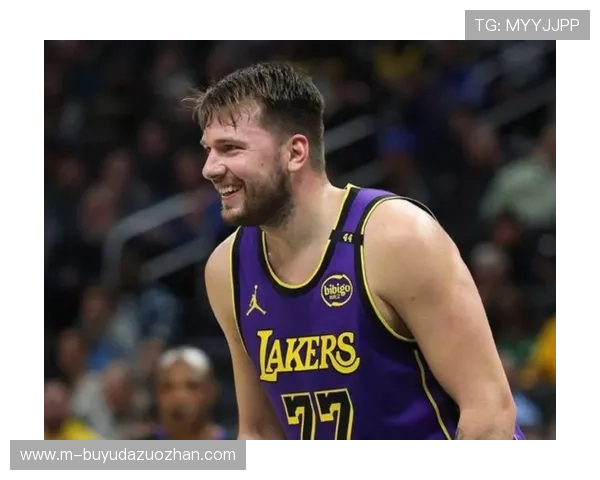 恩比德超级三双力压库里东契奇,当选今日最佳球员 恩比德超级三双力压库里东契奇,当选今日最佳球员